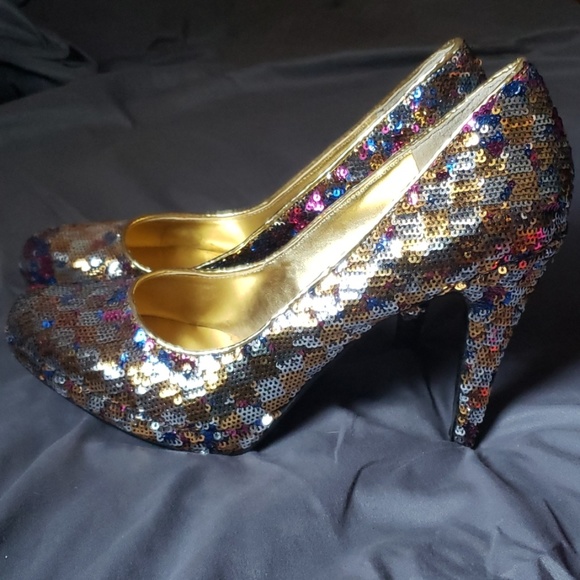 Nine West Rocha Rainbow Sequin Pump Heel size 8.5 - Picture 3 of 3
